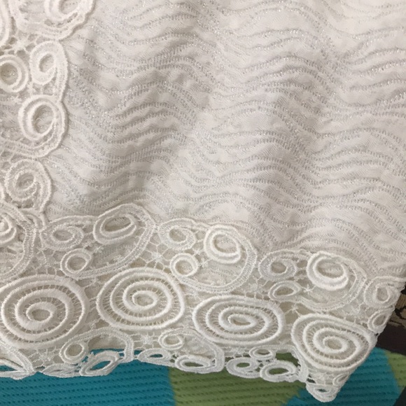 La Chateau detailed dress - Picture 5 of 8